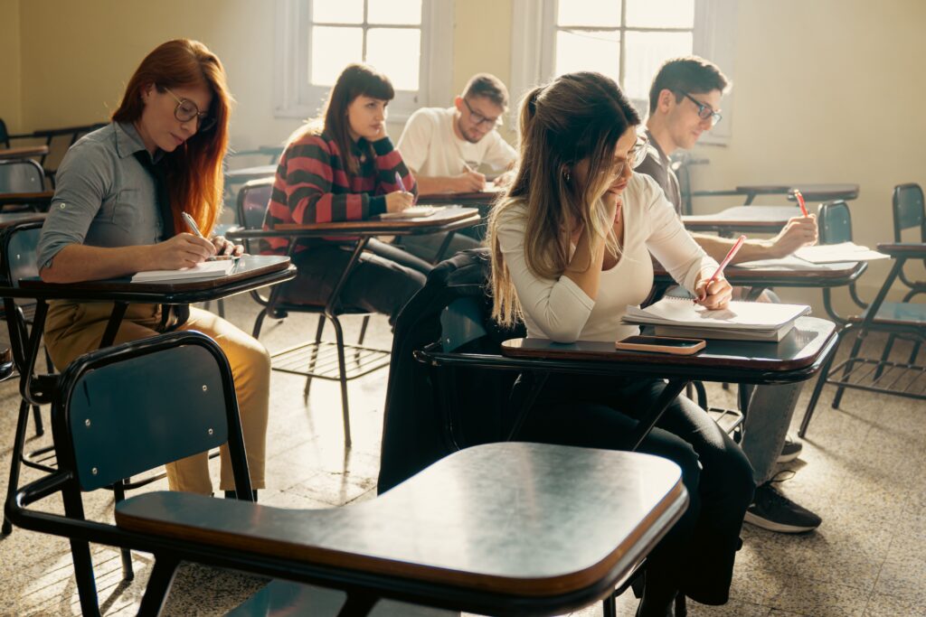 Studenti u učionici